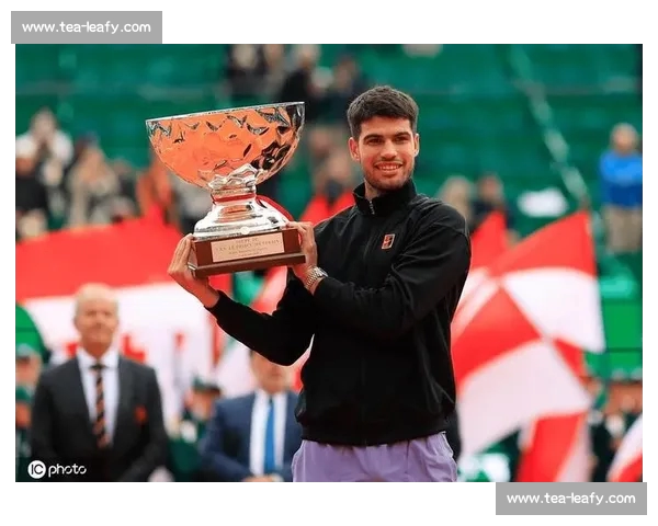 ATP赛场风云再起 世界顶级球员激战排名争夺战