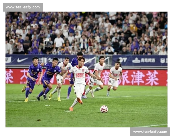 亚冠焦点球员最新动态引发赛场与转会双重关注